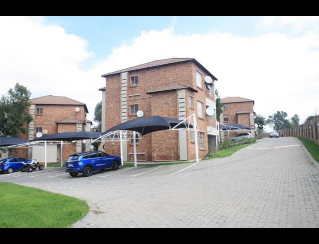 2 BEDROOM TOWNHOUSE FOR SALE IN BIRCHLEIGH